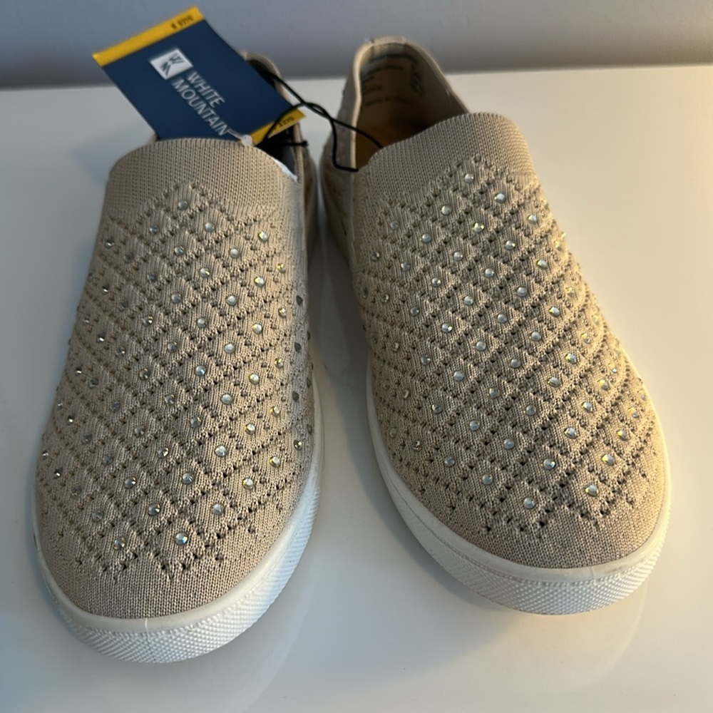 Womens slip on sneakers, size 8 - Picture 2 of 6